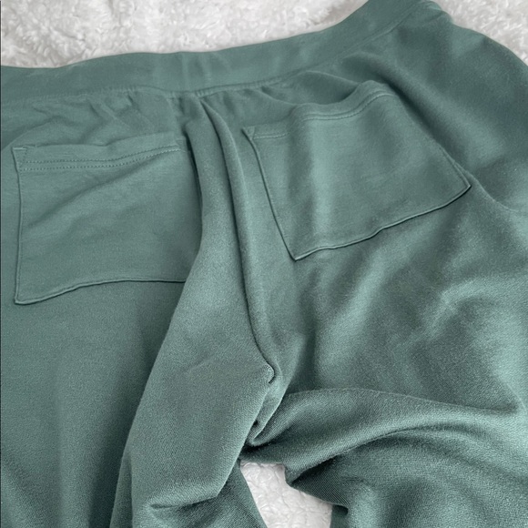Lou & Grey Sweatpants Pine Green - Picture 4 of 7